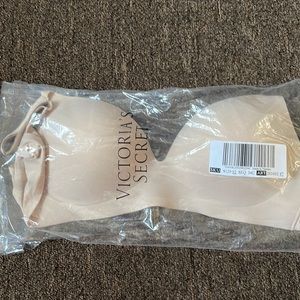 BNWT Victoria’s Secret padded No wire bra size 34C